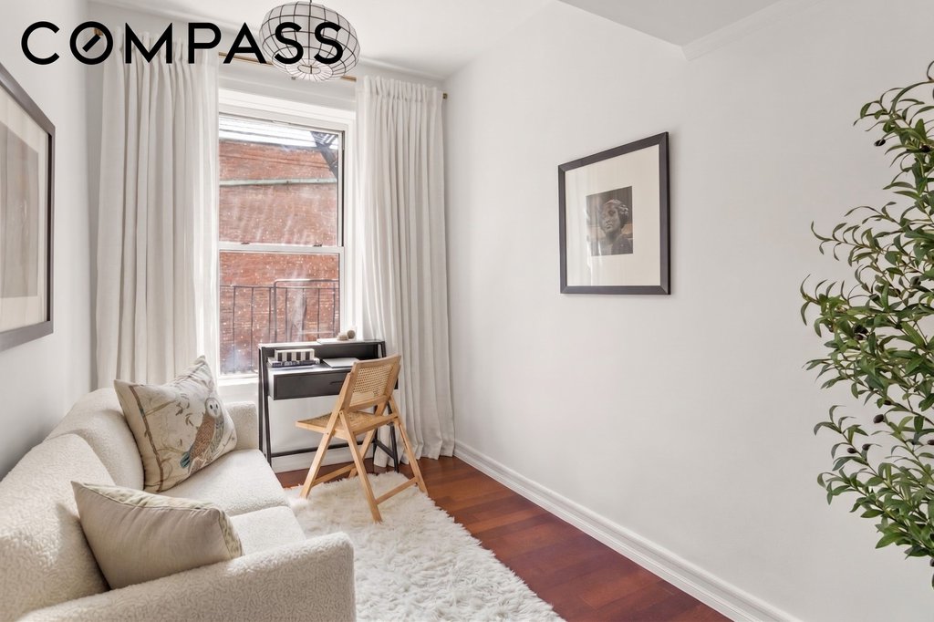 210 East 17th Street, Unit 4D photo 4