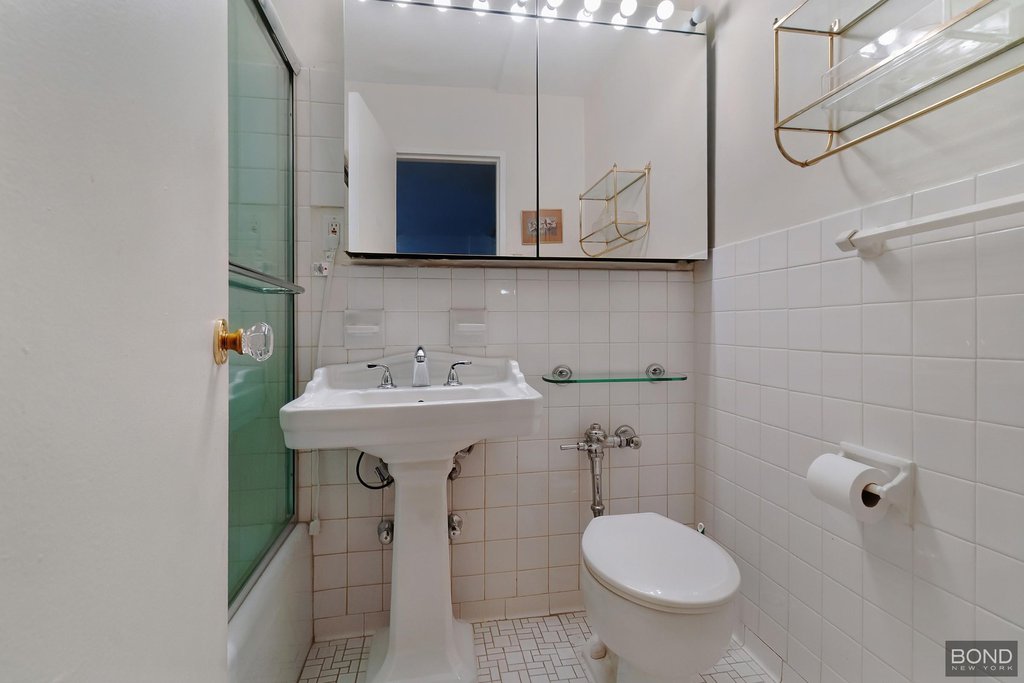 301 East 64th Street, Unit 9L photo 6