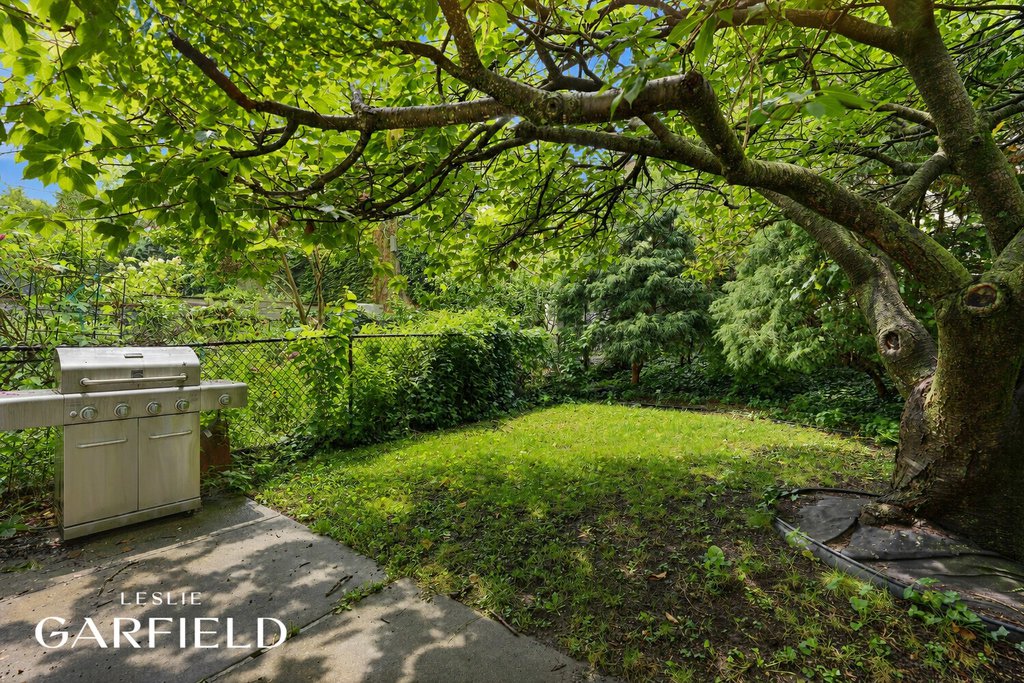 472 10th Street – For Sale photo 12