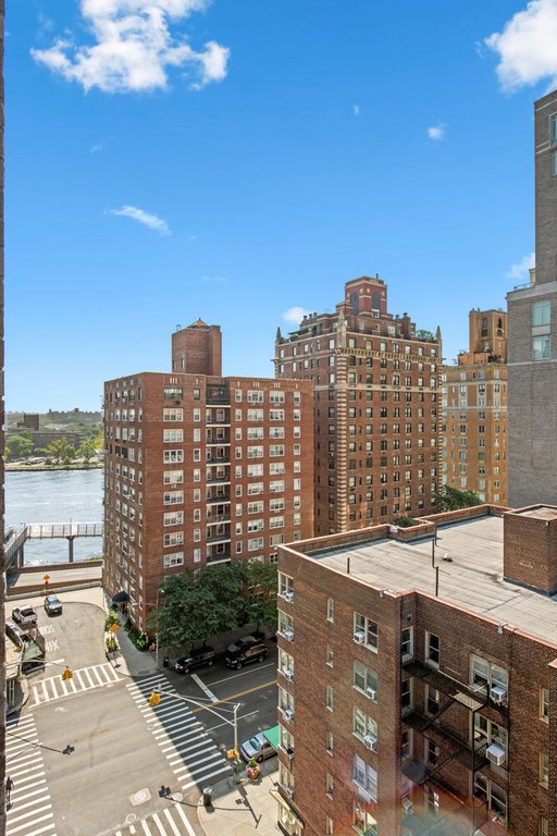 40 East End Avenue, Unit 9B photo 12