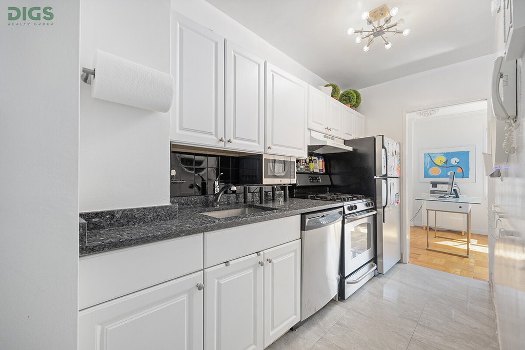 311 East 71st Street, Unit 10F photo 4