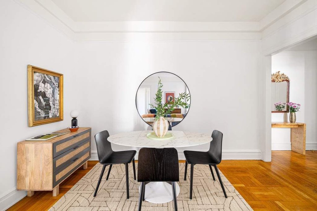 114 West 70th Street, Unit 6B photo 3