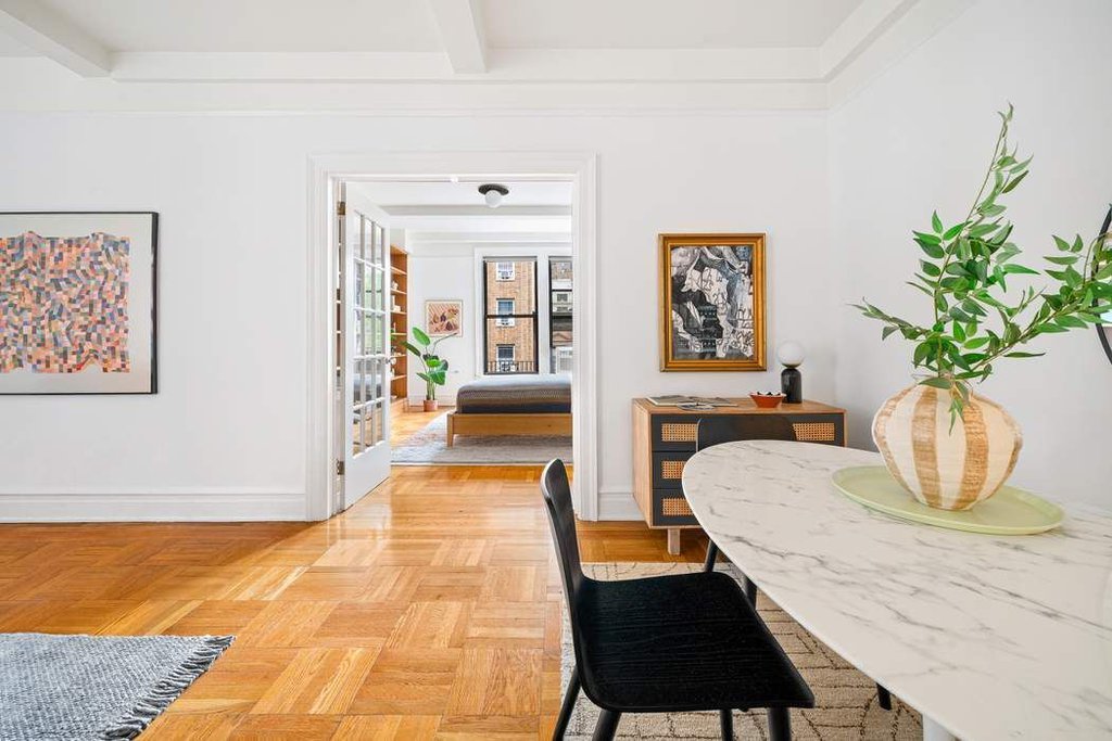 114 West 70th Street, Unit 6B photo 4