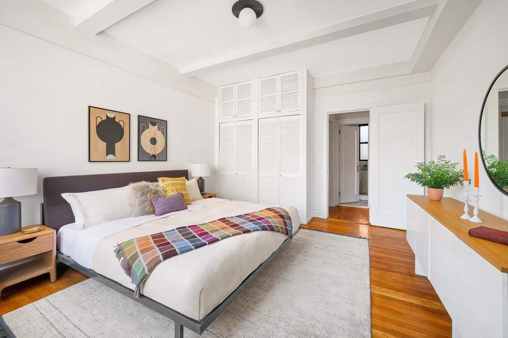 114 West 70th Street, Unit 6B photo 6