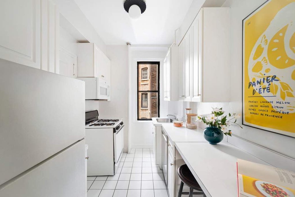114 West 70th Street, Unit 6B photo 9
