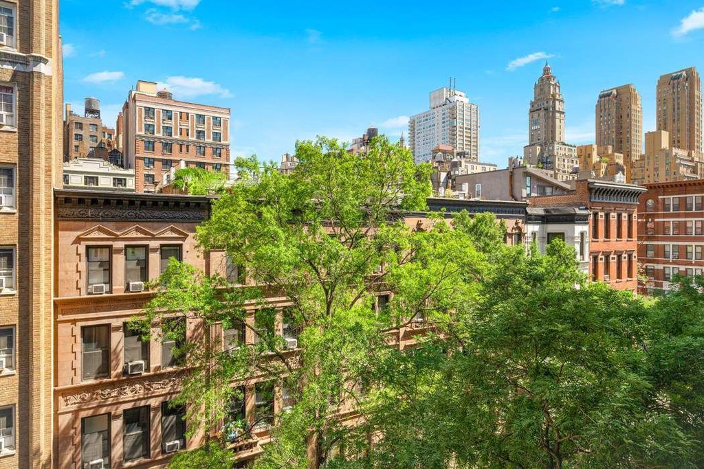 114 West 70th Street, Unit 6B photo 11