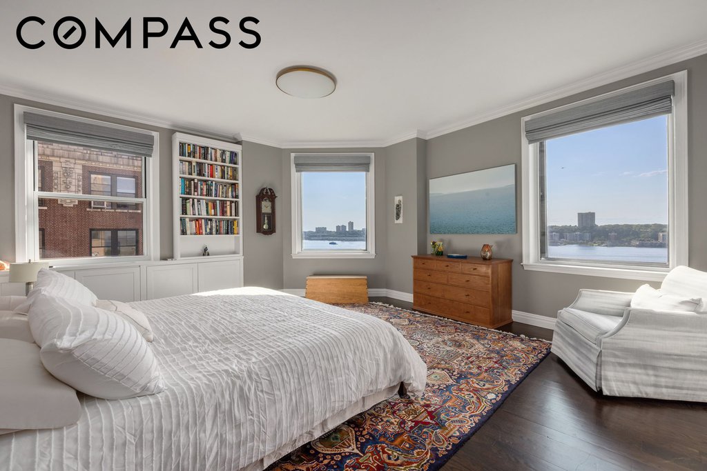 160 Riverside Drive, Unit 11B photo 3