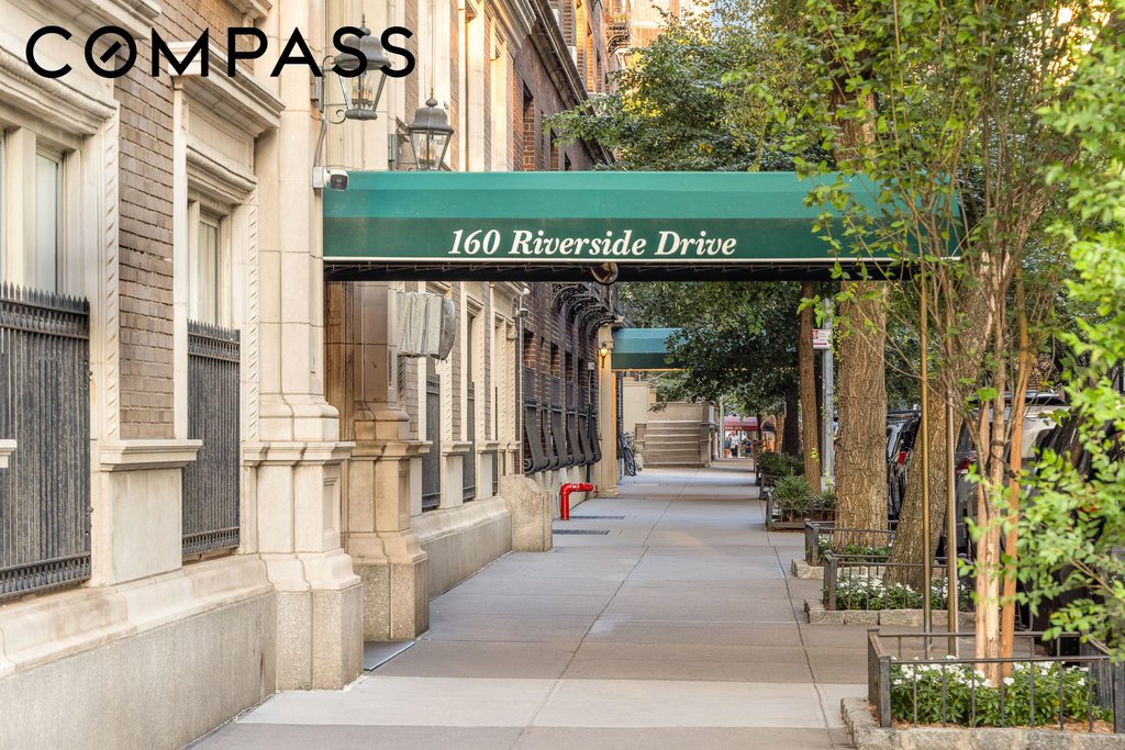 160 Riverside Drive, Unit 11B photo 25