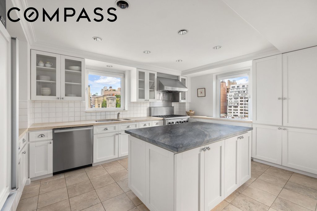 936 Fifth Avenue, Unit 10 photo 13