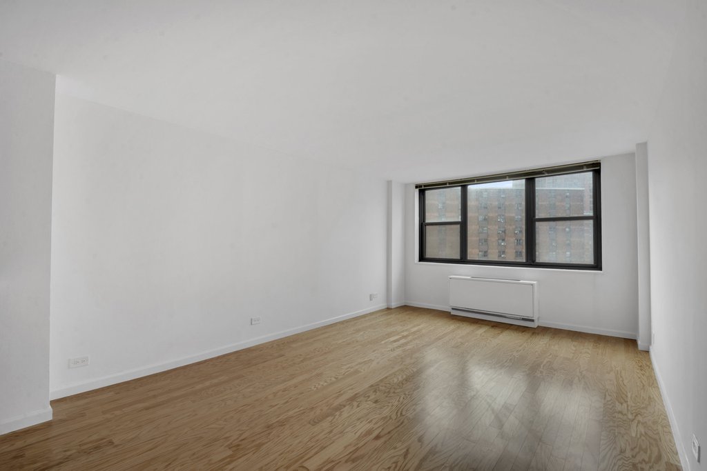 340 East 93rd Street, Unit 21I photo 2