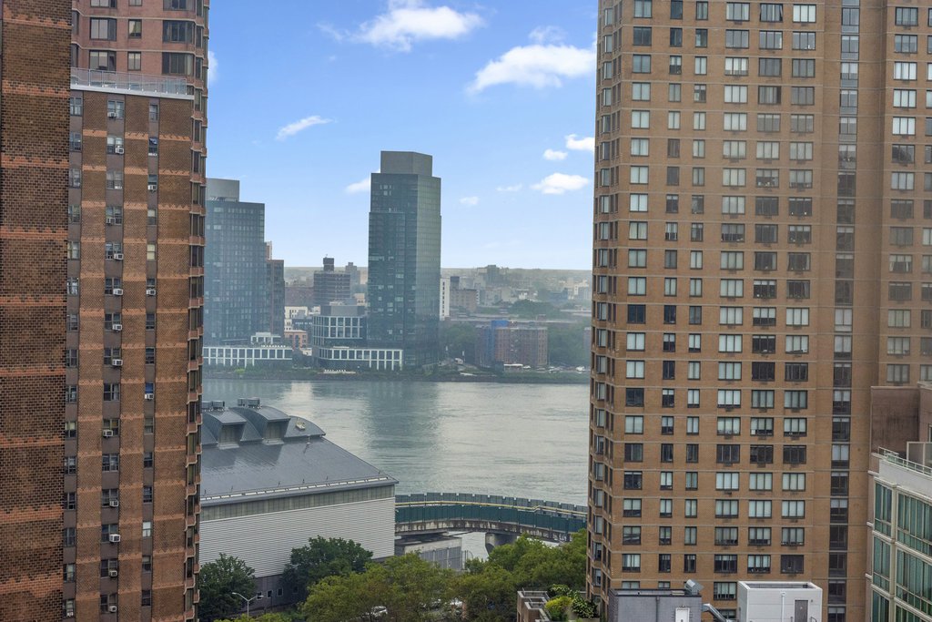 340 East 93rd Street, Unit 21I photo 3