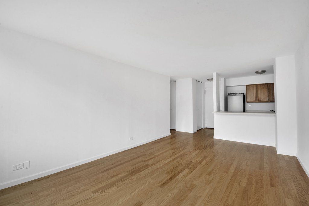 340 East 93rd Street, Unit 21I photo 4
