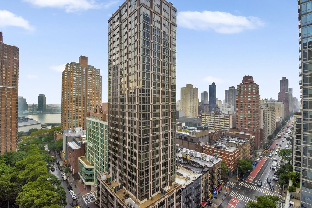 340 East 93rd Street, Unit 21I photo 9