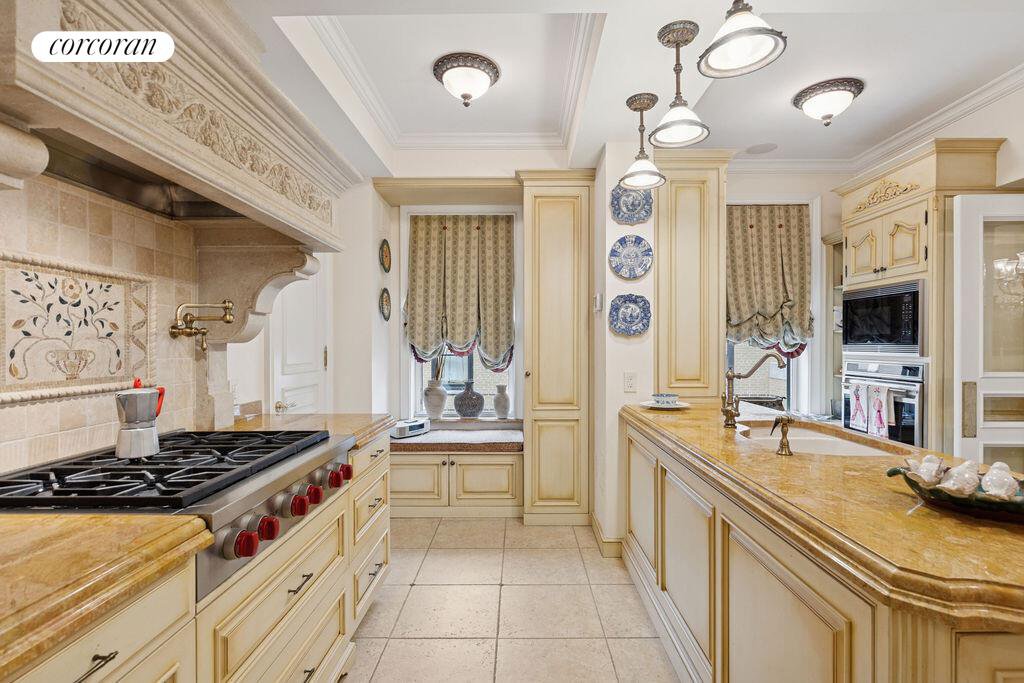 975 Park Avenue, Unit 16A photo 6