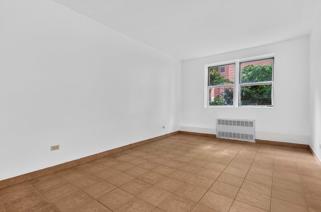 759 East 10th Street, Unit 1B photo 2