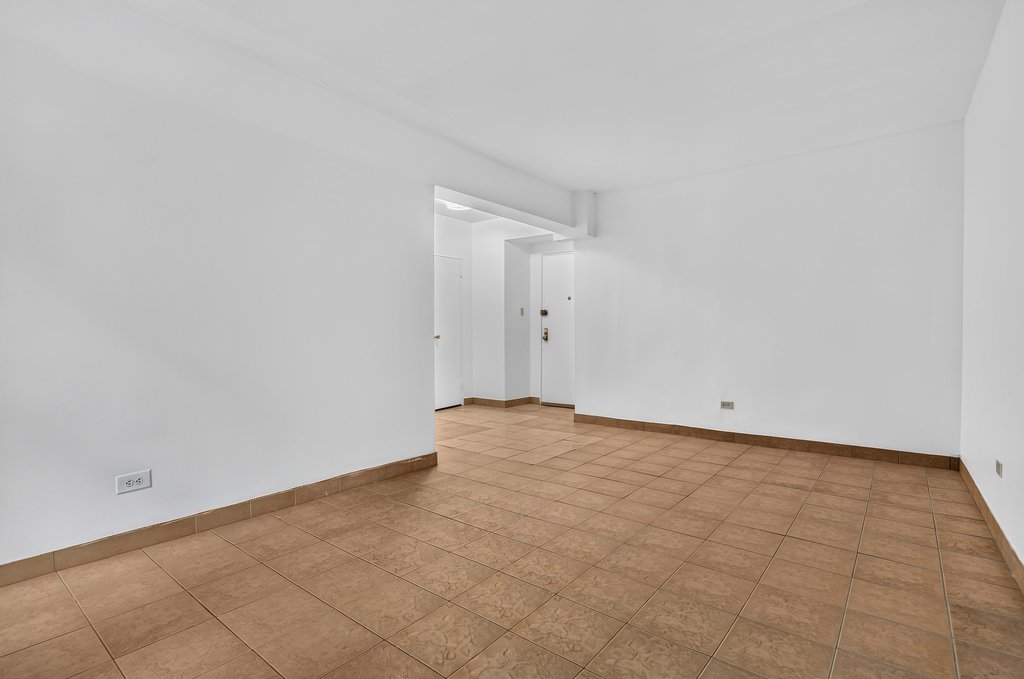759 East 10th Street, Unit 1B photo 3