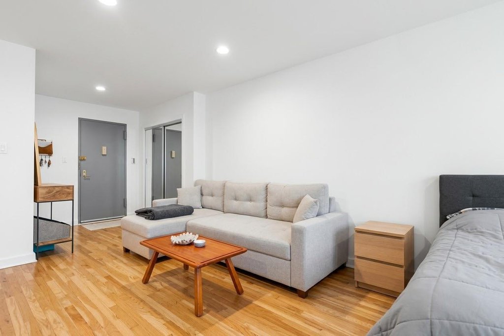 140 Seventh Avenue, Unit 4S