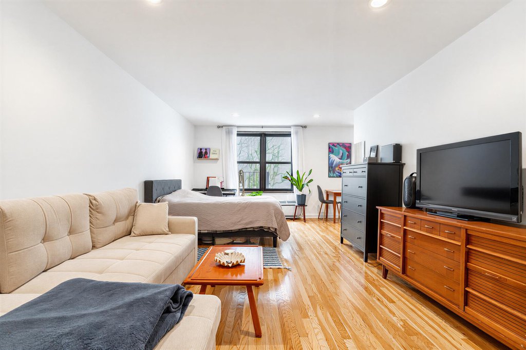 140 Seventh Avenue, Unit 4S photo 4