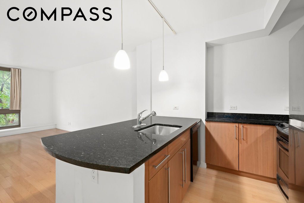 242 East 25th Street, Unit 2D photo 3