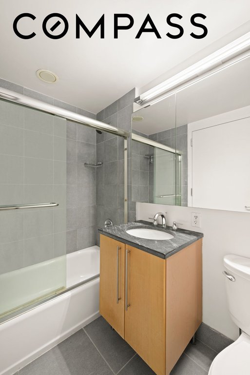 242 East 25th Street, Unit 2D photo 5