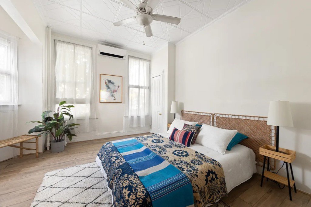664  Henry Street – For Sale