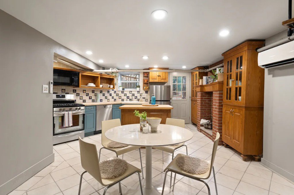 664  Henry Street – For Sale photo 9