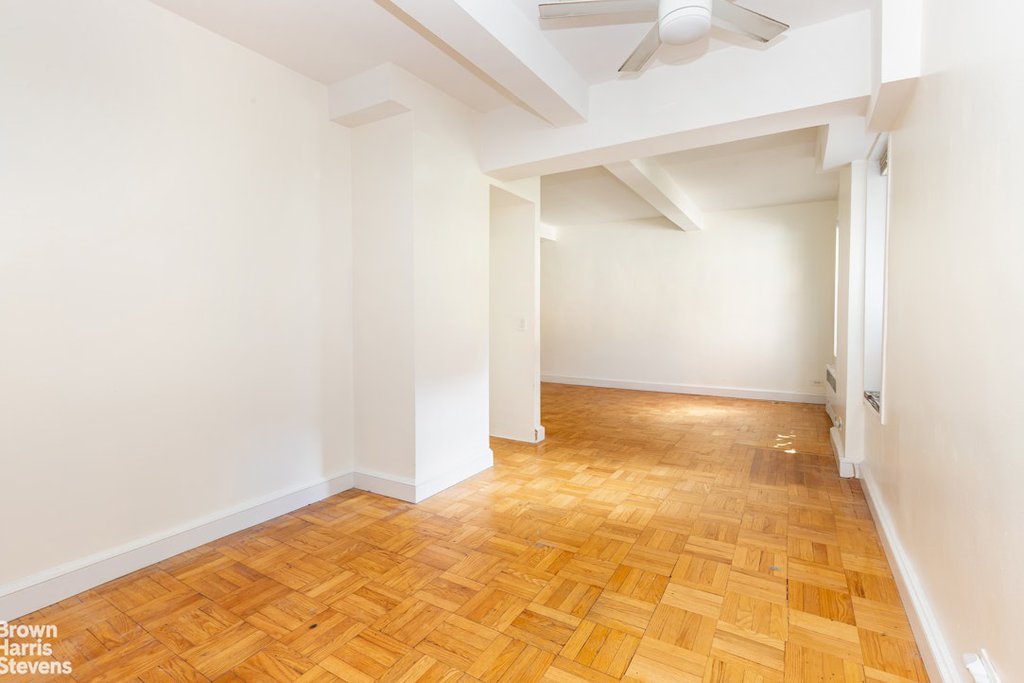 3215 Arlington Avenue, Unit 1G photo 3