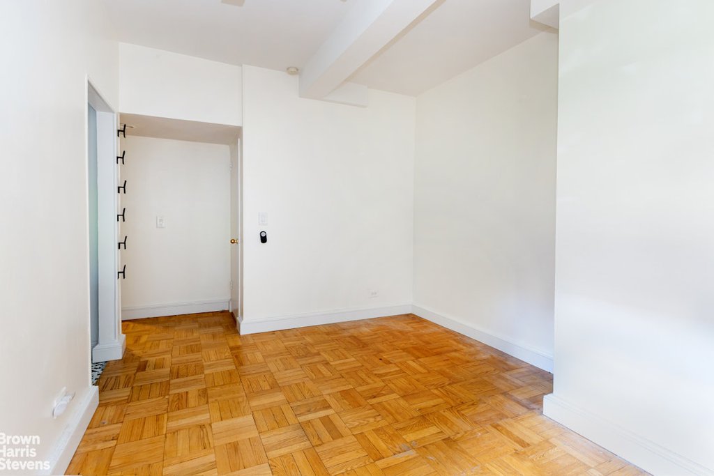 3215 Arlington Avenue, Unit 1G photo 6