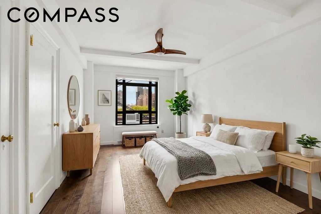2 Beekman Place, Unit 8D photo 3