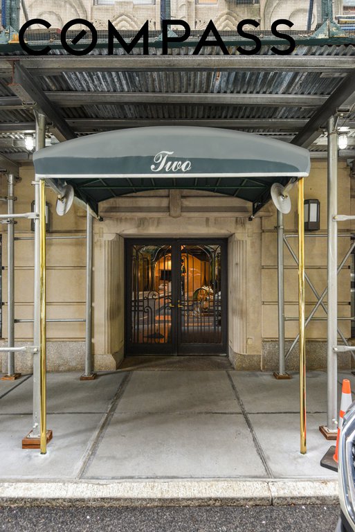 2 Beekman Place, Unit 8D photo 8