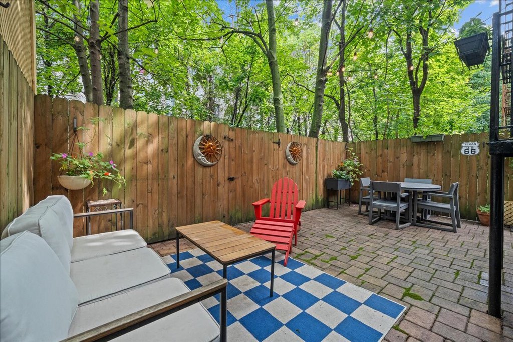 425 Lincoln Place, Unit 1RG photo 2