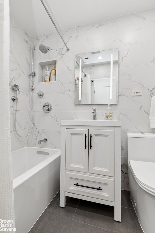 305 East 40th Street, Unit 12K photo 8