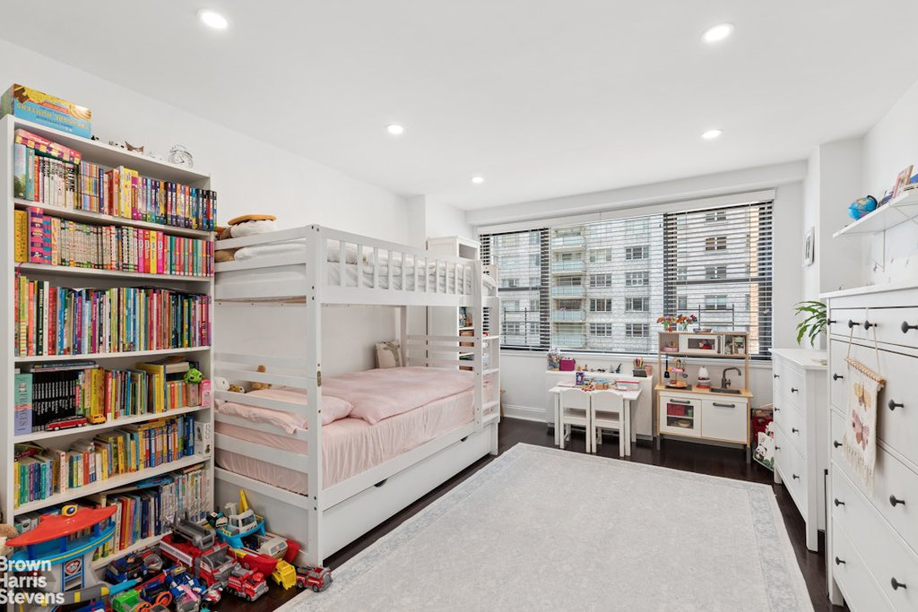 305 East 40th Street, Unit 12K photo 12