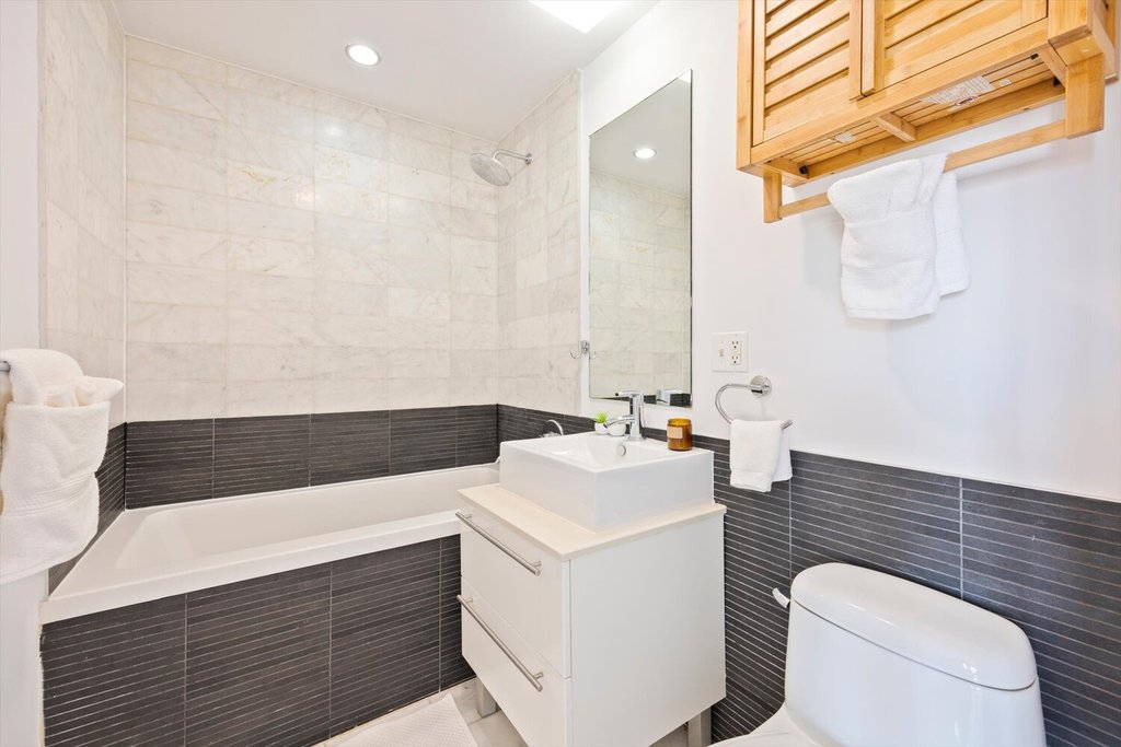 100 Maspeth Avenue, Unit 4FP3 photo 8
