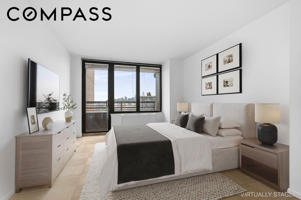 330 East 38th Street, Unit 33B photo 4