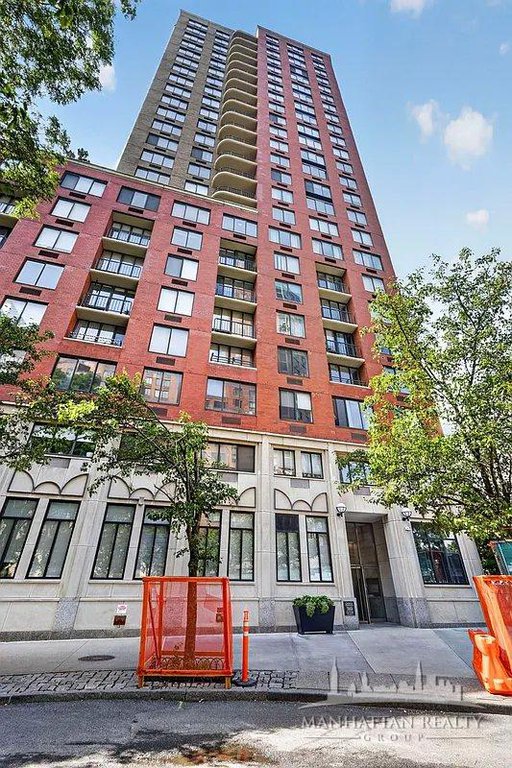 380 Rector Place, Unit 8J photo 9