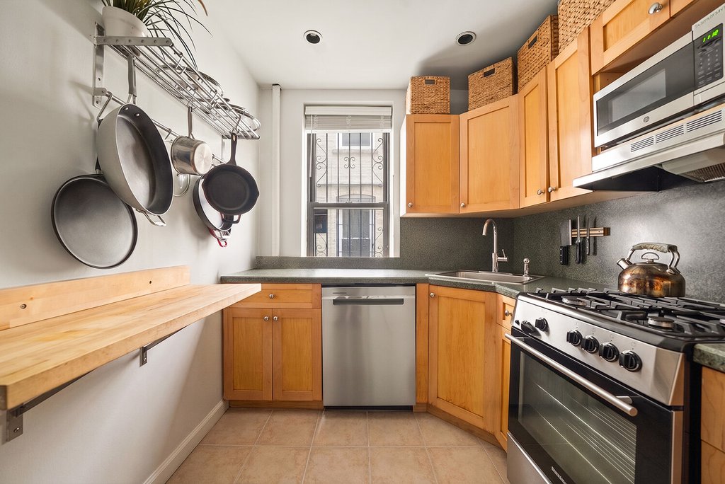 233 Park Place, Unit 16 photo 2