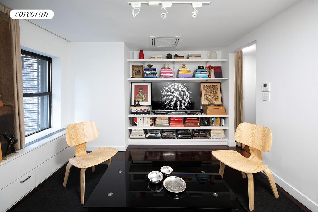 240 East 24th Street, Unit 4B photo 4