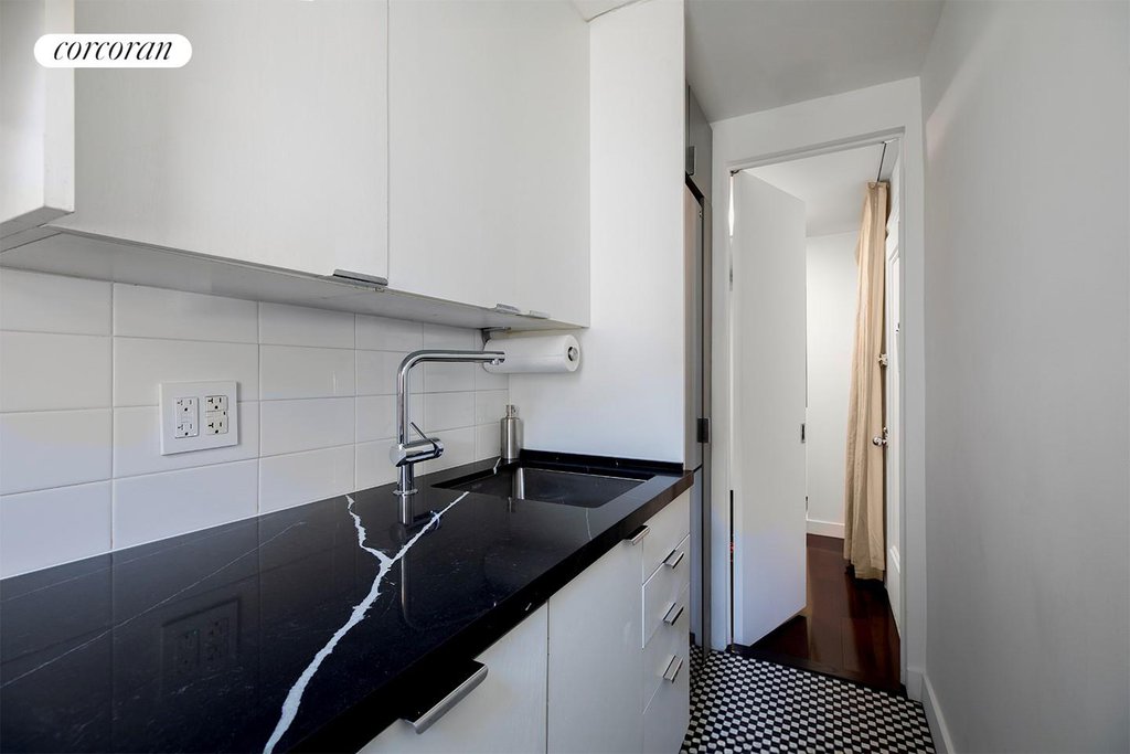 240 East 24th Street, Unit 4B photo 11