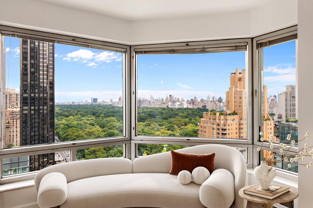 301 West 57th Street, Unit 21A photo 2
