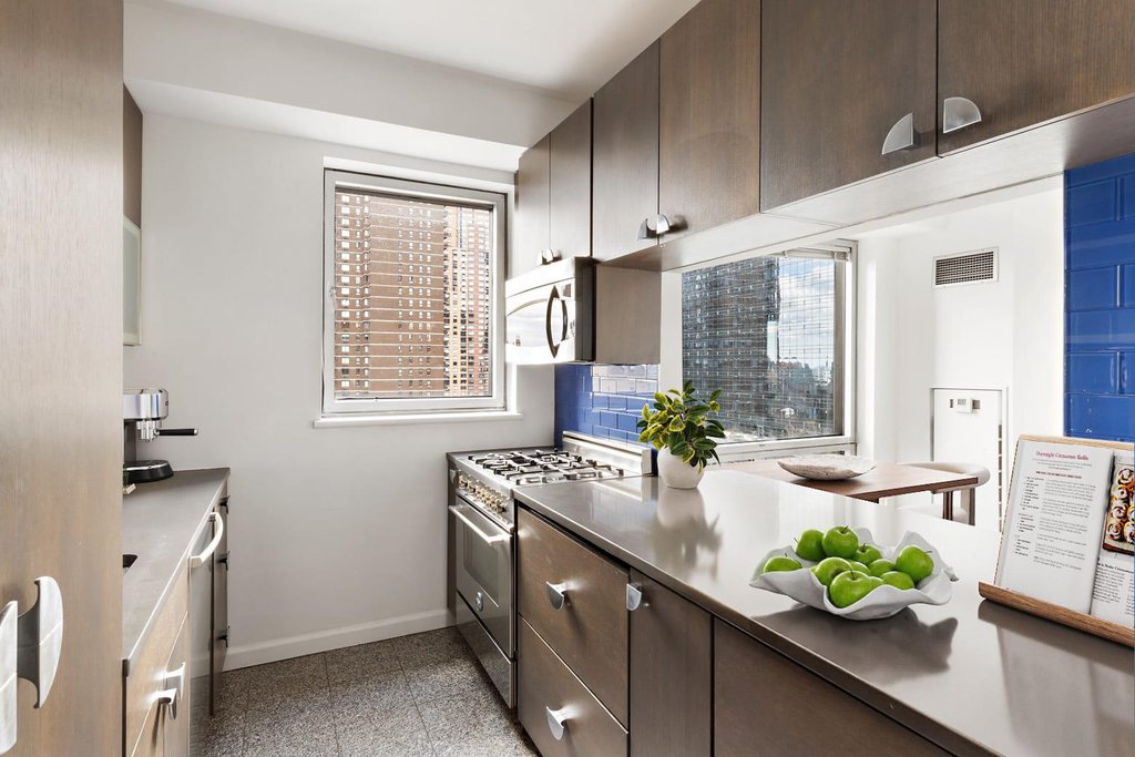 301 West 57th Street, Unit 21A photo 6
