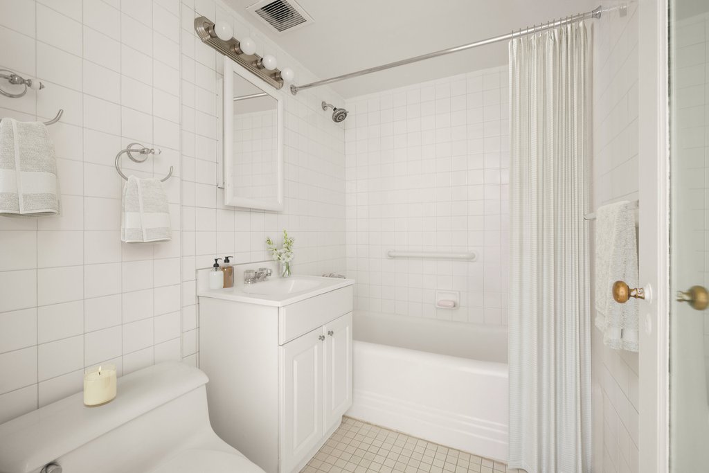 353 West 56th Street, Unit 5G photo 4