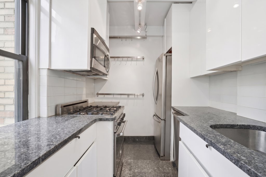 1230 Park Avenue, Unit 17A photo 3
