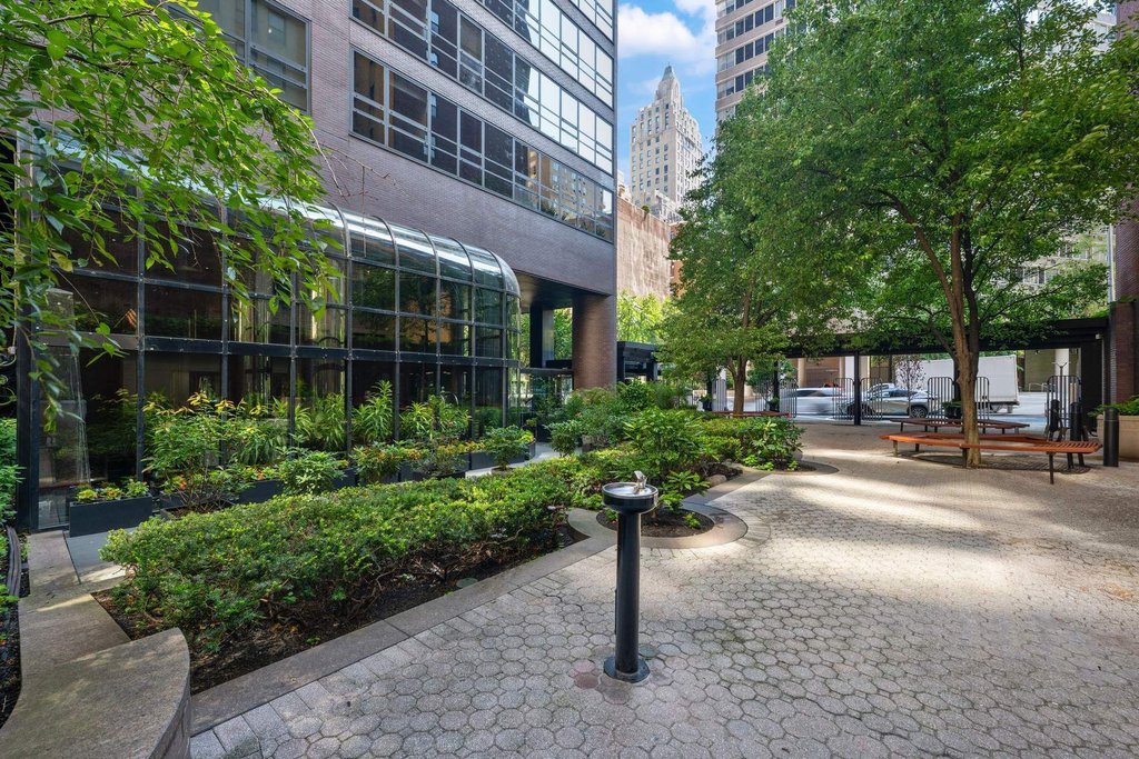 415 East 54th Street, Unit 25C photo 18