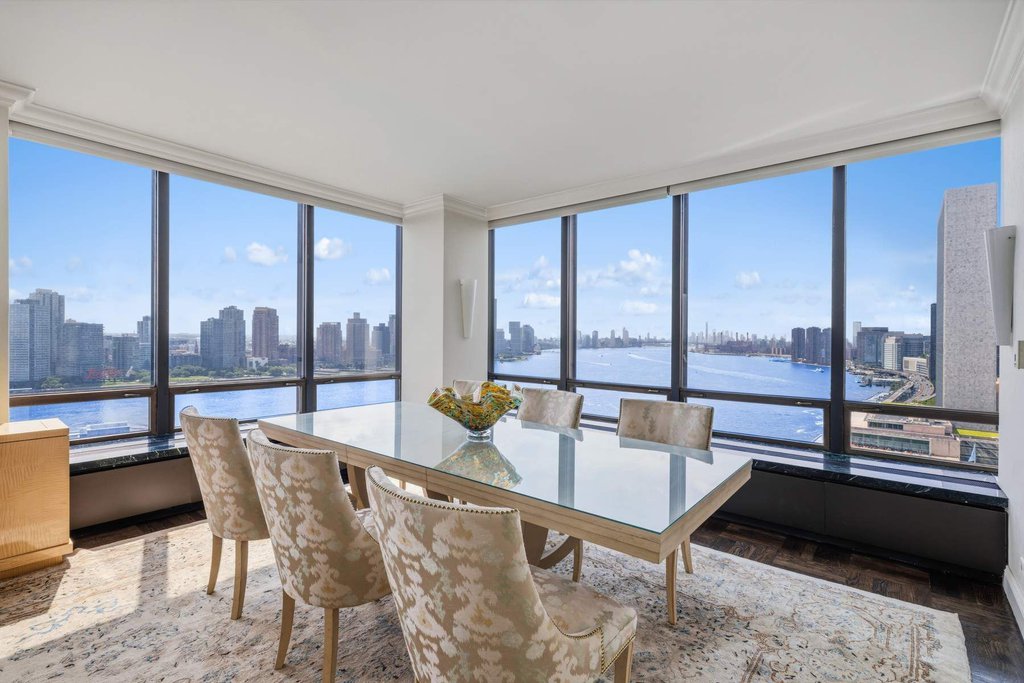 870 United Nations Plaza, Unit 22F photo 4