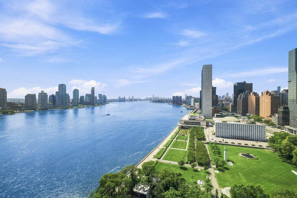 870 United Nations Plaza, Unit 22F photo 5