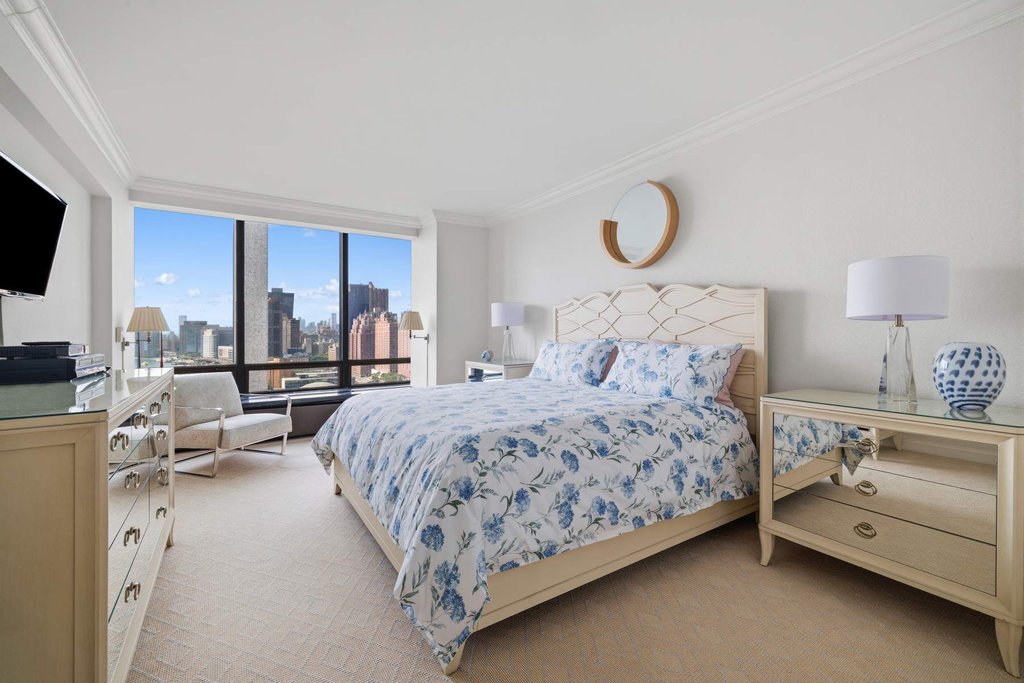 870 United Nations Plaza, Unit 22F photo 11