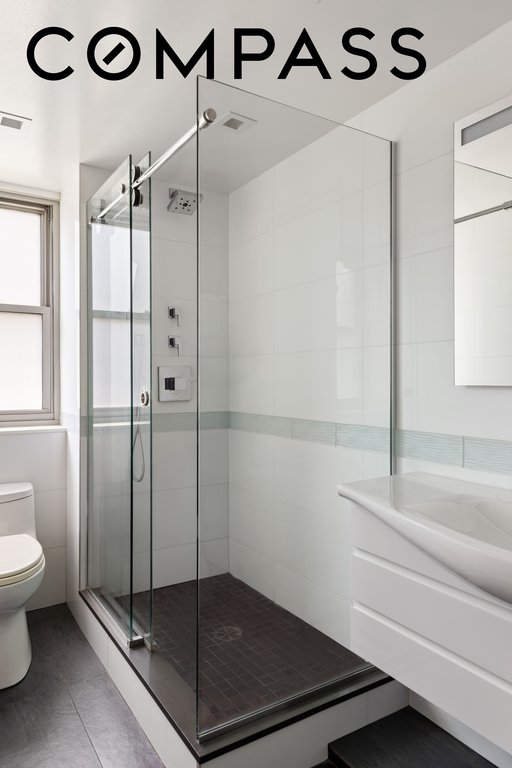 2 Fifth Avenue, Unit 4O photo 5