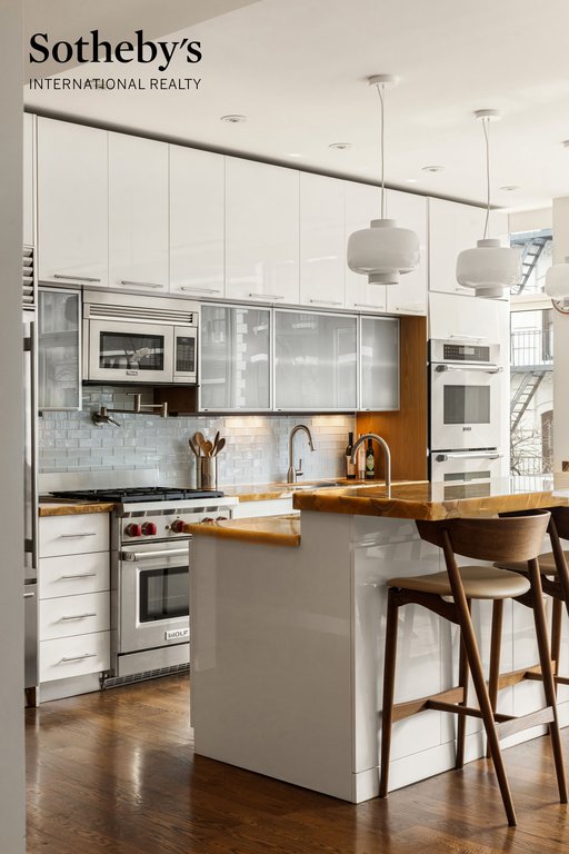433 East 74th Street, Unit 4A photo 6