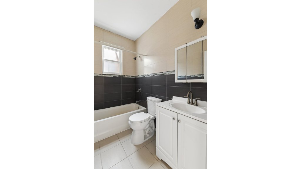 31 Wyona Street, Unit 2 photo 6